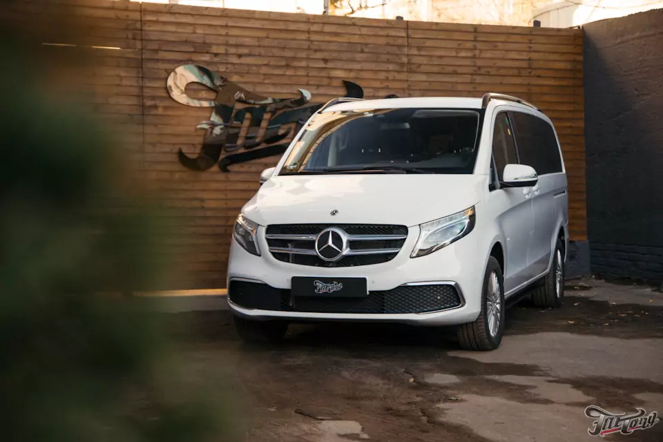 Комплексная шумоизоляция салона Mercedes V-class, установка доводчиков дверей и выдвижных порогов